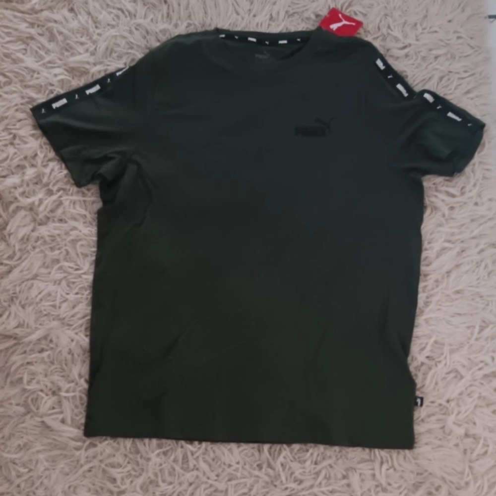 Puma Green Short Sleeve Tee with Stylish Detailing Size L NWT
